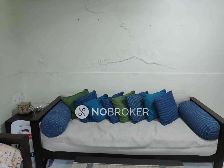 1 BHK Flat In One Chs For Sale  In Santacruz West