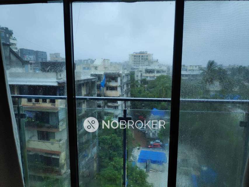 1 BHK Flat In One Chs For Sale  In Santacruz West