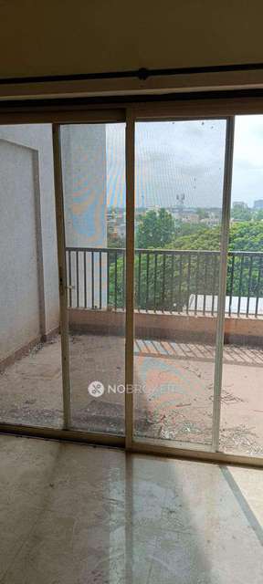 2 BHK Flat In Bhujbal Valay For Sale  In Hadapsar