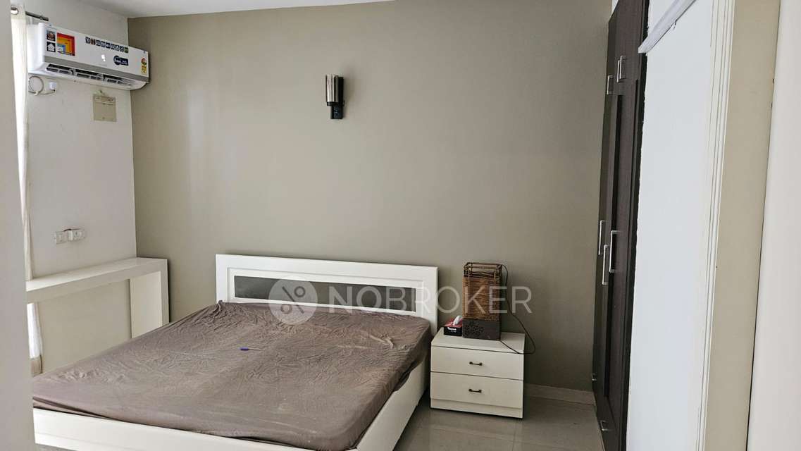 2 BHK Flat In Omaxe Greenwood for Rent  In Sector 93b