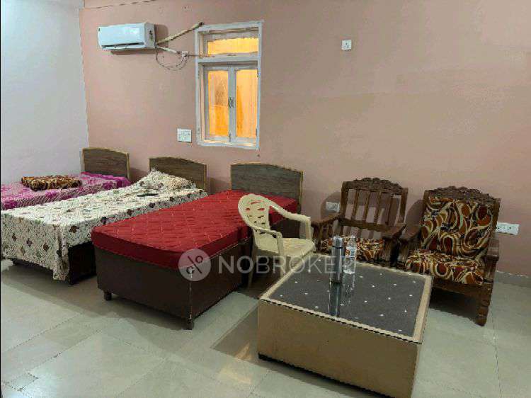 PG for Boys in Sector 69