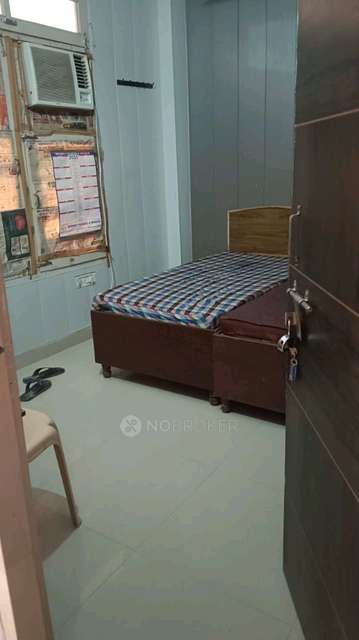 PG for Boys in Sector 69