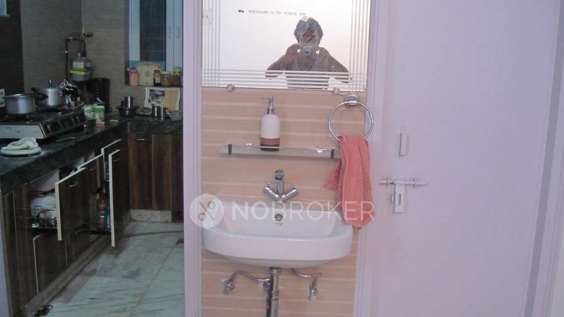 2 BHK Flat In Ramprastha Group, Surya Nagar For Sale  In Alaknanda Apartments, Block F