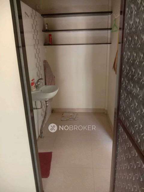 2 BHK Flat In Vivekanand Chs, Dombivli East For Sale  In Guru Mandir Road