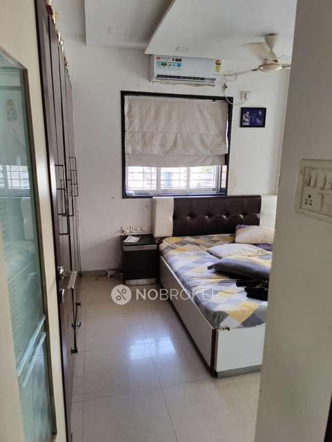 2 BHK Flat In Yog Milan Building For Sale  In Tardeo