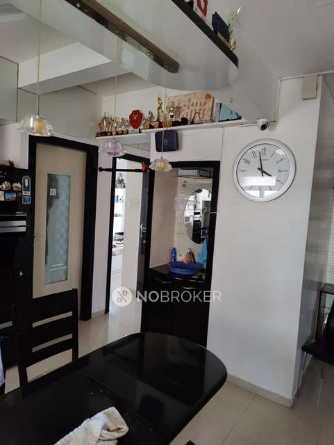 2 BHK Flat In Yog Milan Building For Sale  In Tardeo