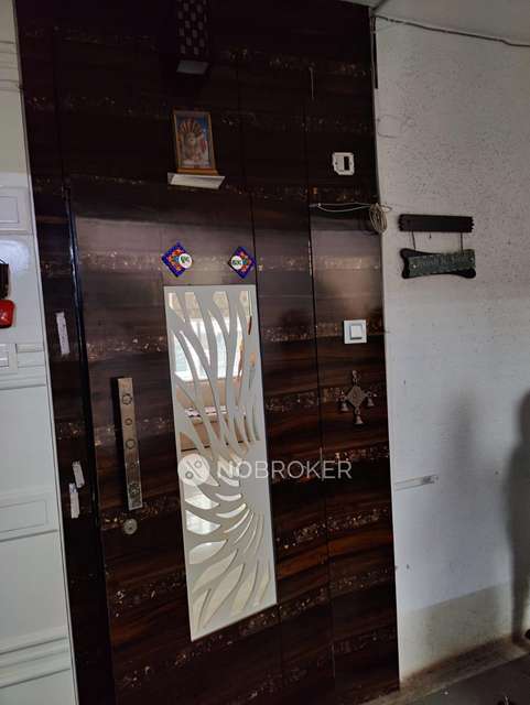 2 BHK Flat In Yog Milan Building For Sale  In Tardeo