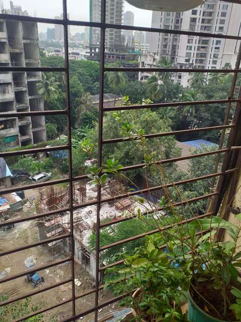 1 BHK Flat In Batul House For Sale  In Mazgaon