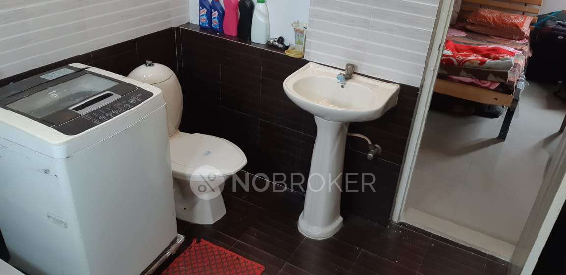 4+ BHK House For Sale  In  Kadugondanahalli