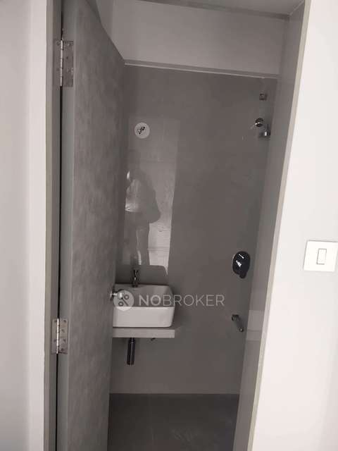 2 BHK Flat In Harmony Mahashreenathji Chsl For Sale  In Borivali West