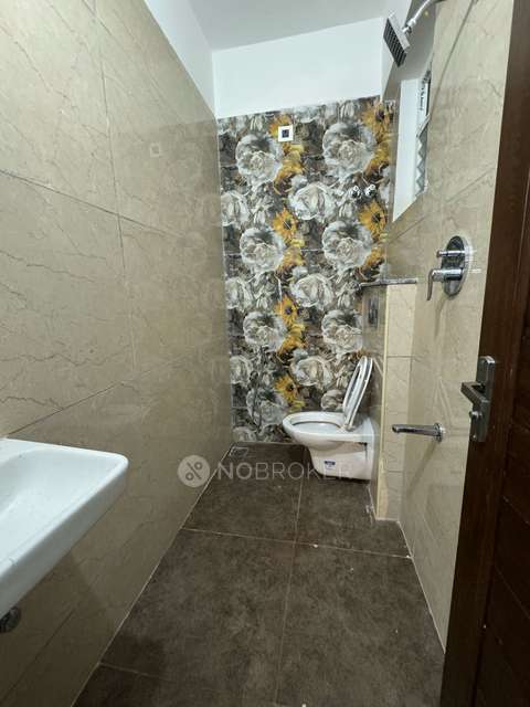 1 BHK Flat In Royalton Platina For Sale  In Nungambakkam