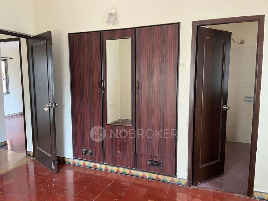 4 BHK House for Rent  In Neelankarai