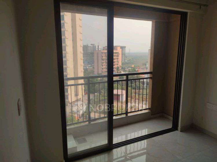 2 BHK Flat In Sunteck West World For Sale  In Naigaon East