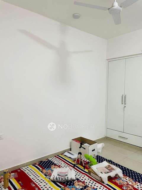 2 BHK Flat In Mahagun Mantraa Ii For Sale  In Sector 10 