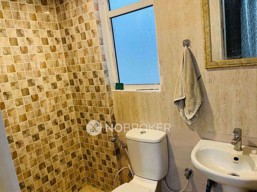 2 BHK Flat In Mahagun Mantraa Ii For Sale  In Sector 10 