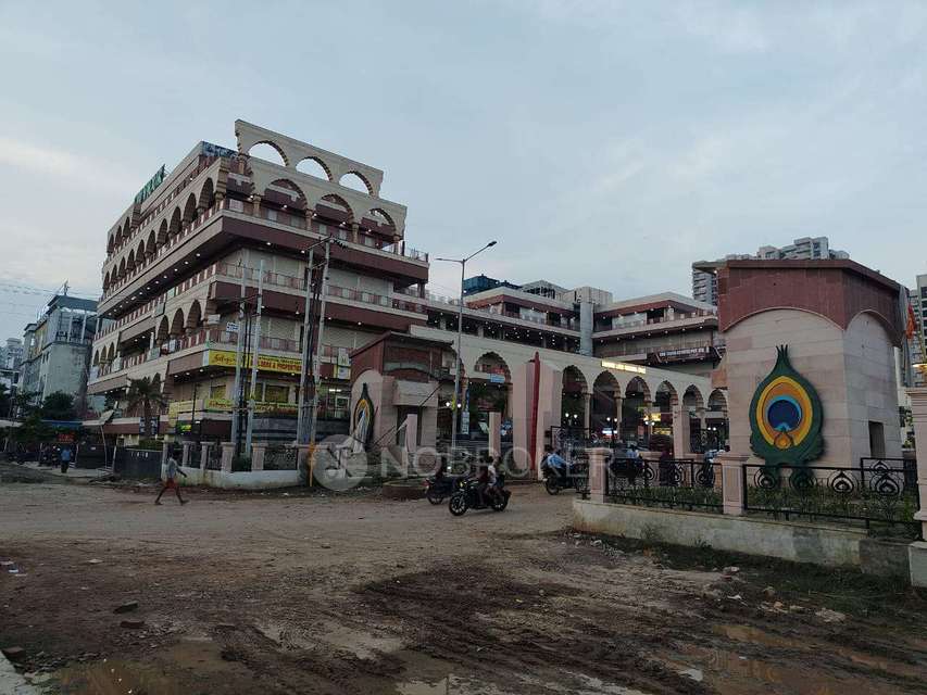 Shop in Ansal Golf Link -1, Greater_noida for sale