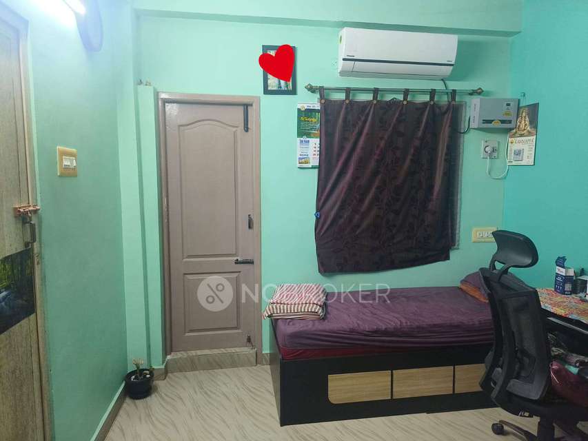 2 BHK Flat In Green Park Apartment for Rent  In Irumbuliyur