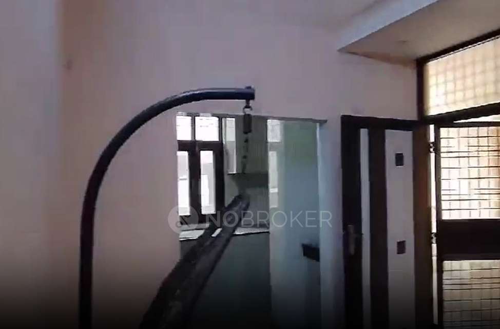 3 BHK Flat For Sale  In Mayur Vihar