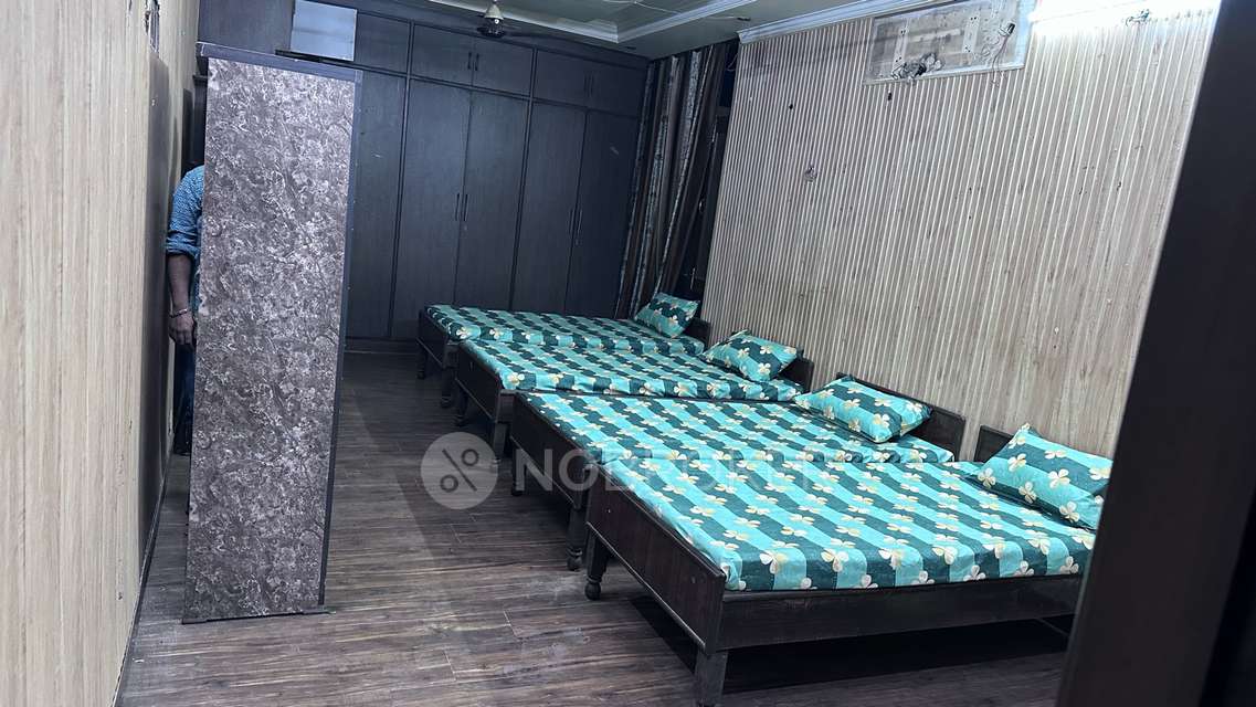 PG for Girls in Sector 132