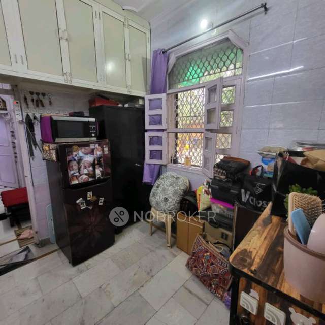 2 BHK Flat For Sale  In Shakarpur Khas