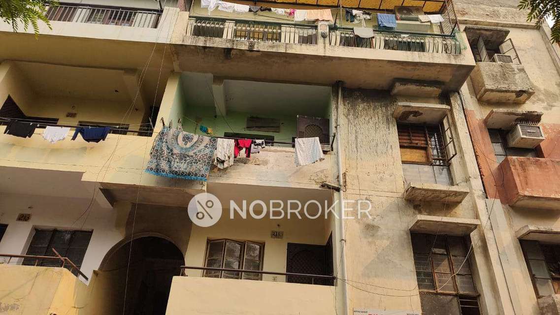 1 BHK Flat In Bharat Apartment for Rent  In Dwarka