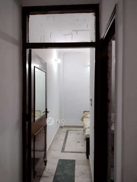 1 BHK Flat In Standalone Building  for Rent  In Mayur Vihar