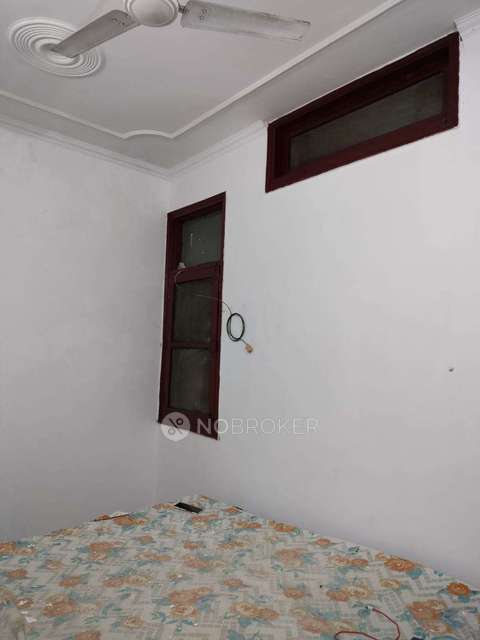 1 BHK Flat In Standalone Building  for Rent  In Mayur Vihar