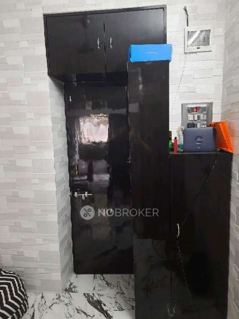 1 RK Flat In Poddar Building For Sale  In Dongri