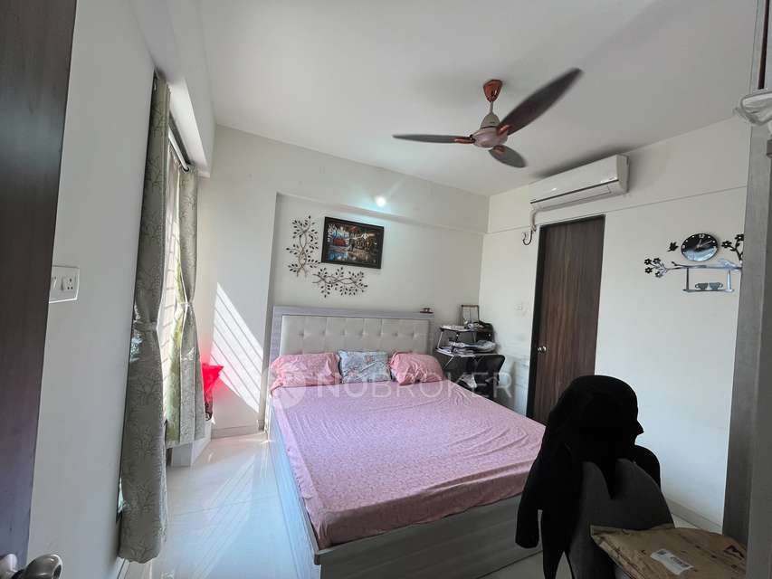 2 BHK Flat In Ravinanda Skylights Wing  for Rent  In Ravinanda Skylights