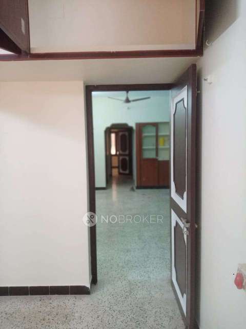 2 BHK Flat In Madhura Flats Manapakkam For Sale  In Manapakkam