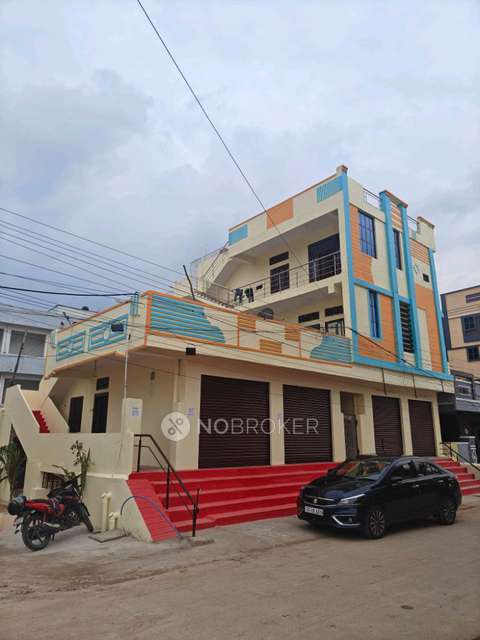 4+ BHK House For Sale  In Ss Chicken House