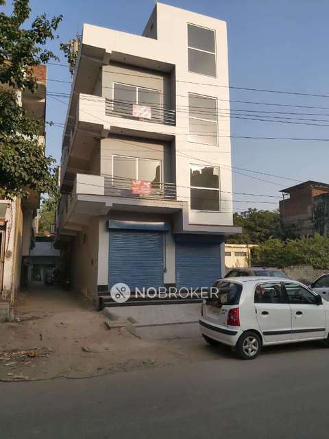 Showroom in Patel Nagar, Ghaziabad for sale 
