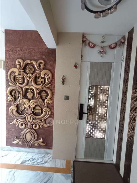 4 BHK Flat In Mahagiri Chs For Sale  In Kandivali East