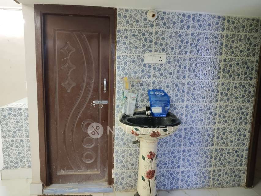 2 BHK Flat In Sri Janapriya Castle For Sale  In Adikmet