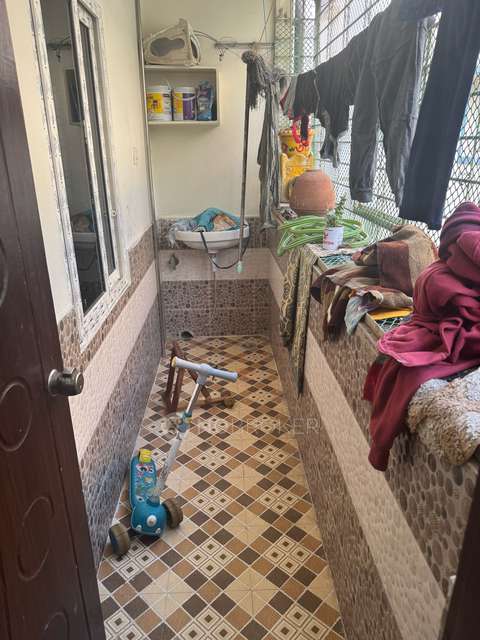 2 BHK Flat In Srinivasam Apartment Pragathi Nagar For Sale  In Plot No: 7