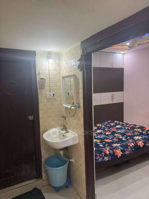 2 BHK Flat In Srinivasam Apartment Pragathi Nagar For Sale  In Plot No: 7