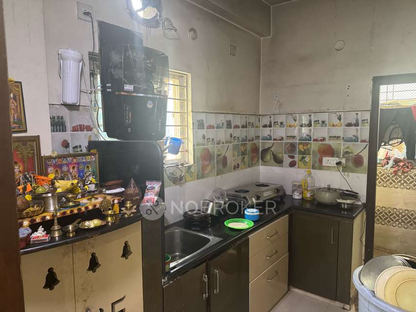 2 BHK Flat In Srinivasam Apartment Pragathi Nagar For Sale  In Plot No: 7