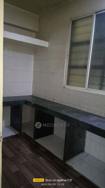 2 BHK Flat In Universal Appartment Housing Society for Rent  In East St