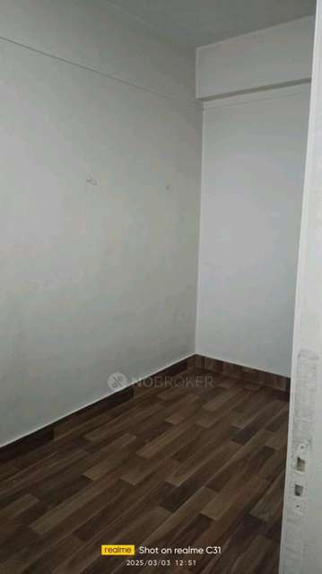 2 BHK Flat In Universal Appartment Housing Society for Rent  In East St