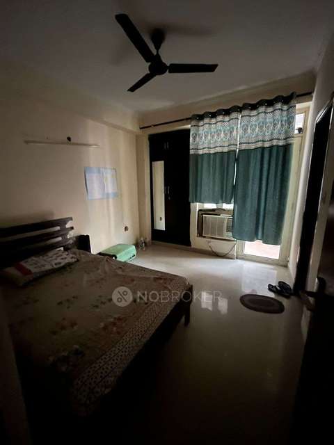 Single Room for Male In 2 BHK  In Supertech Ecociti  In Sector 137