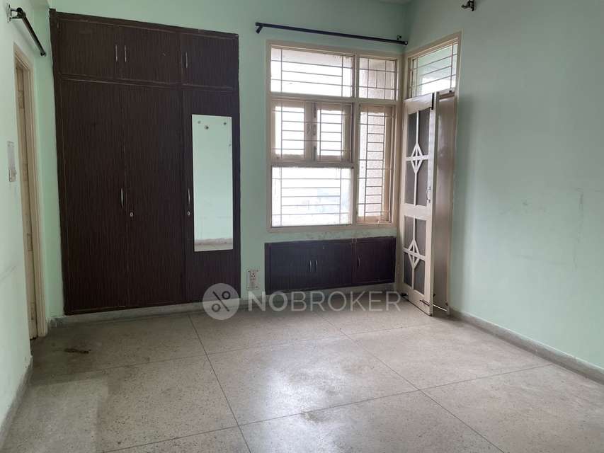 3 BHK Flat In Himsagar Apartment  for Rent  In Sector Phi 2