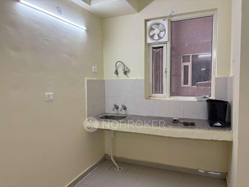 2 BHK Flat In Pyramid Elite, Sector 86 For Sale  In Sector 86