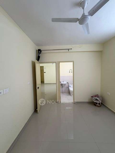 2 BHK Flat In Pyramid Elite, Sector 86 For Sale  In Sector 86