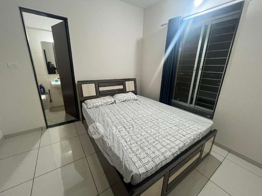 Single Room for Male In 3 BHK  In Yashone Infinitee In Pimpri Chinchwad
