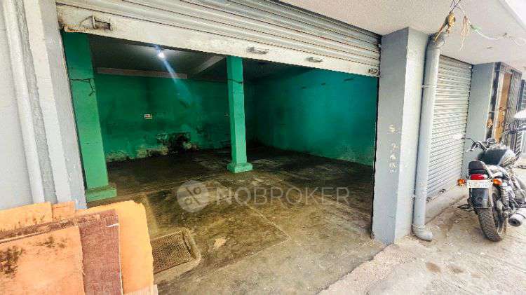 Godown/Warehouse in Adugodi, Bangalore for Rent 