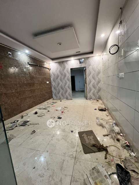 Shop in Janakpuri, Delhi for Rent 