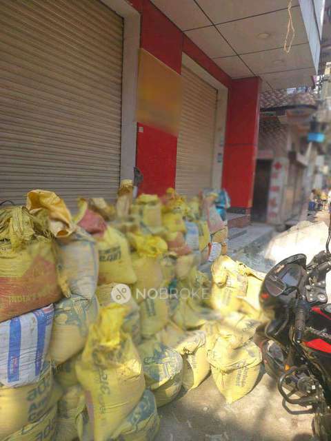 Shop in Bahlolpur, Noida for Rent 