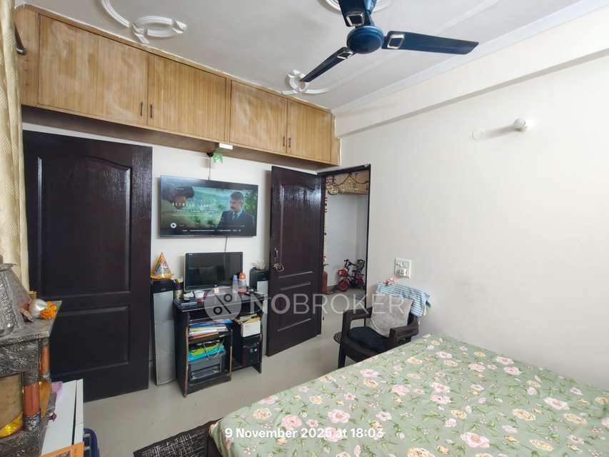 1 BHK Flat In Paryavaran Complex, Saket For Sale  In Sainik Farm