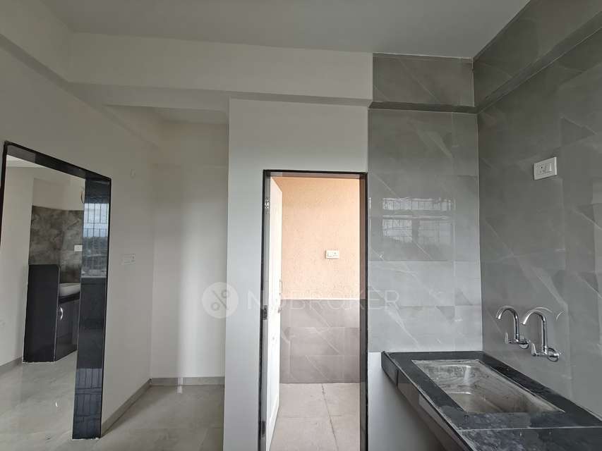 1 BHK Flat In Anushree Building for Rent  In  Keshnand