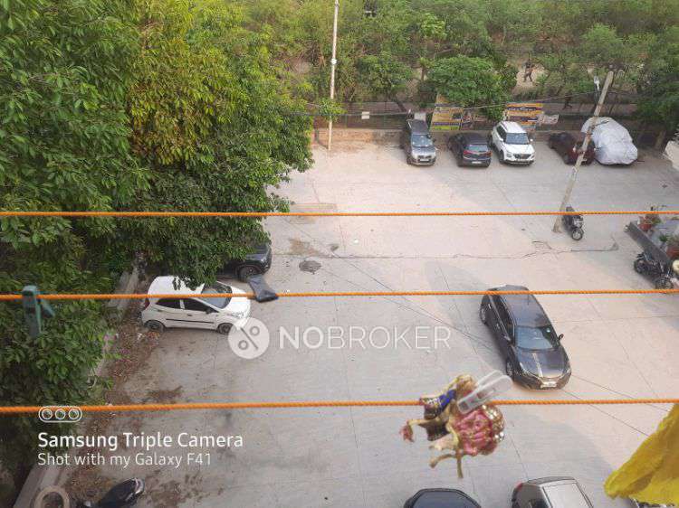 1 BHK Flat For Sale  In Rohini